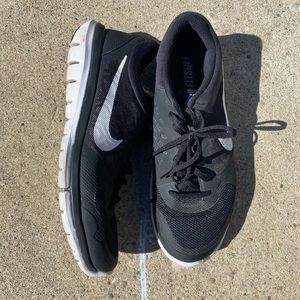Nike Woman’s Fitsole Running Shoes